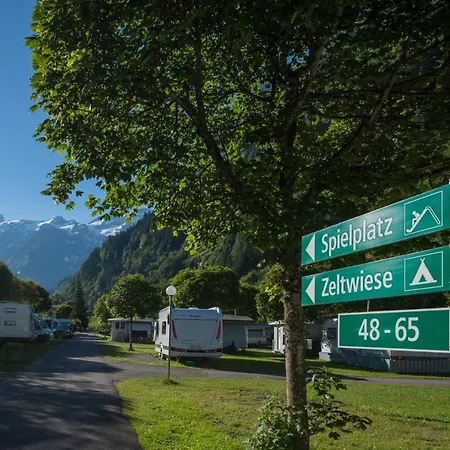 Alpenresort Eienwaeldli キャンプ場 *